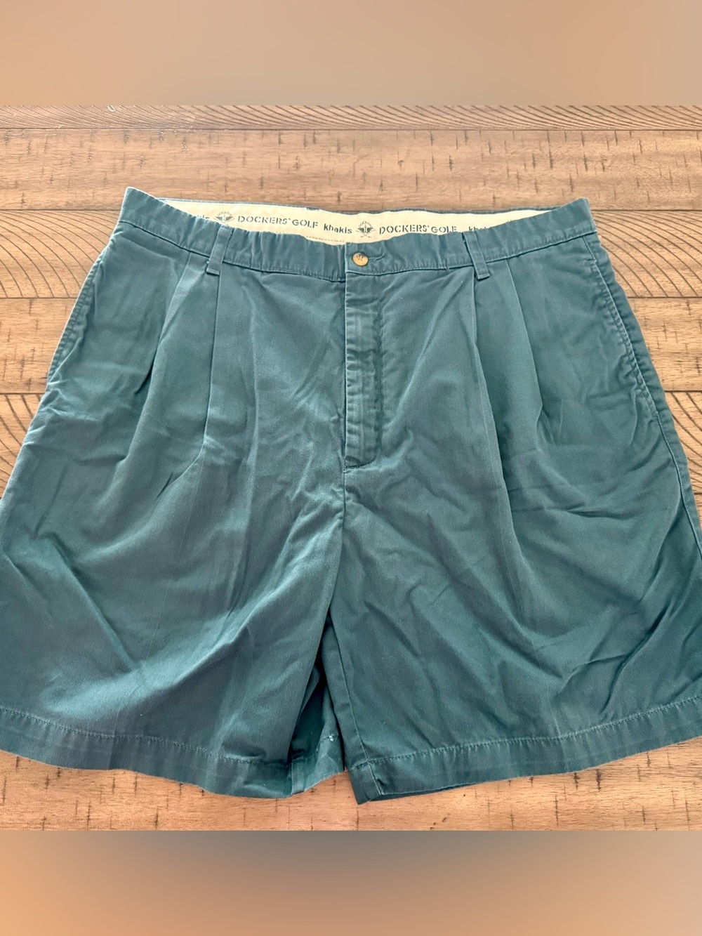 Dockers Men's Teal Flat-Front Golf Shorts